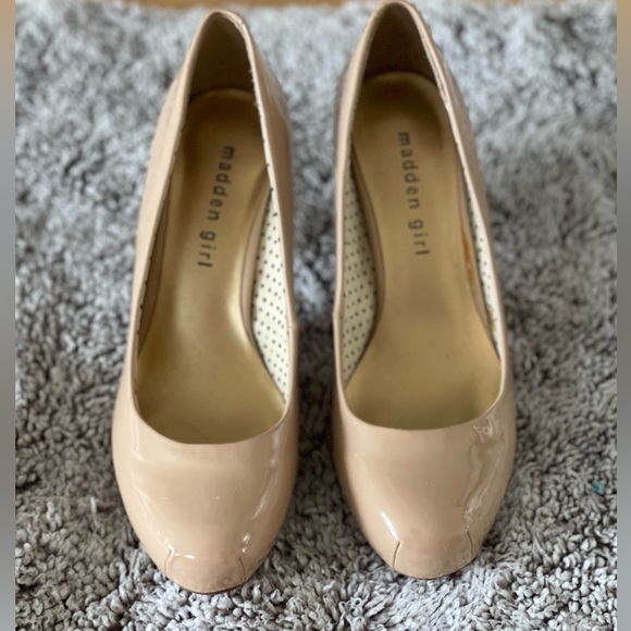 Madden Girl patent nude Getta pumps, 6.5, excellent condition - Picture 10 of 10